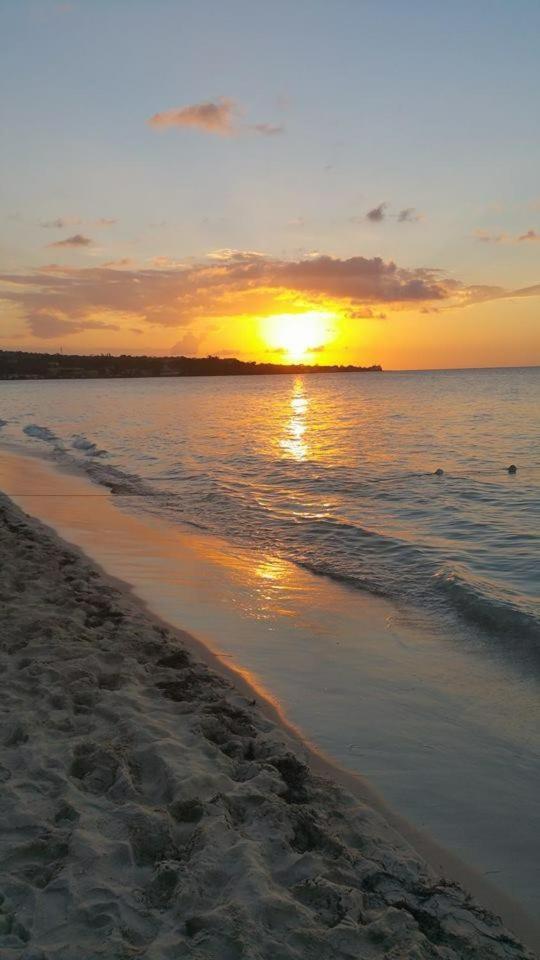 Coral Seas Beach Negril Exterior photo