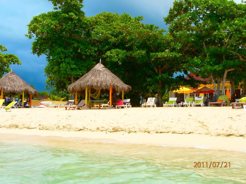 Coral Seas Beach Negril Exterior photo