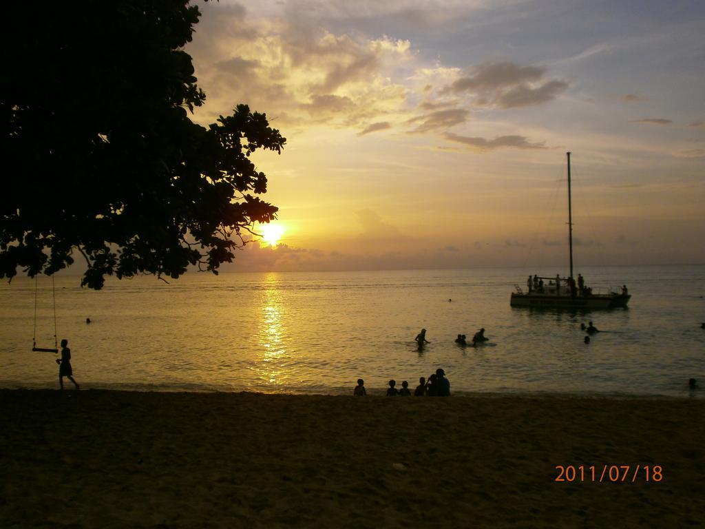 Coral Seas Beach Negril Exterior photo