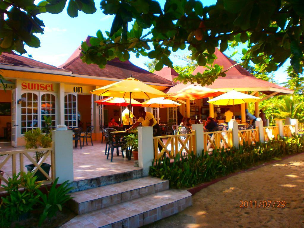 Coral Seas Beach Negril Exterior photo